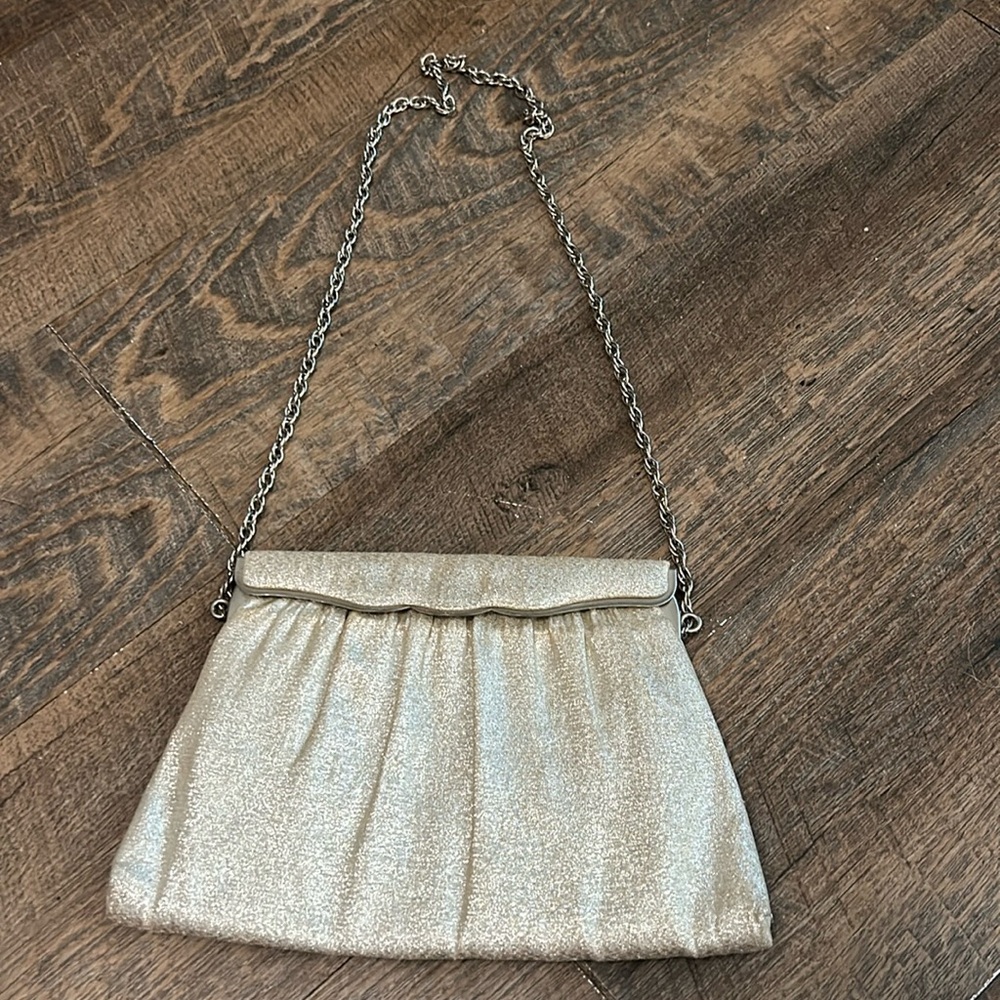 Vintage 1970s Ande' Silver Lame Metalic Purse, Evening Bag, Fold-in Chain‎
